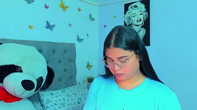 Snapshot of mabellfox chatting on 23, 12, 2024 mabellfox online show from 23, 12, 2024