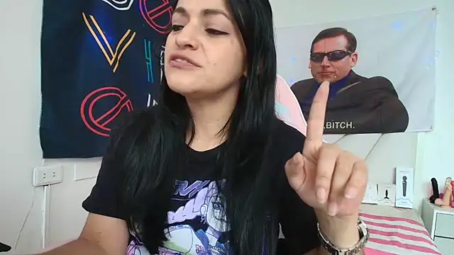 LovelyAzucena online show from 25, 4, 2026