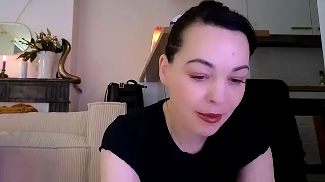 Lilie romeo online show from 3, 1, 2025