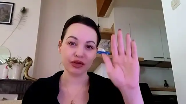 Lilie romeo online show from 5, 2, 2025