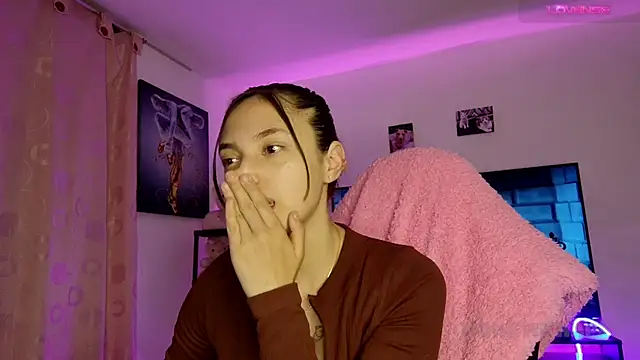 Snapshot of TiffanyBela chatting on 8, 3, 2026 TiffanyBela online show from 8, 3, 2026