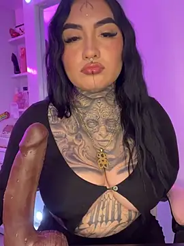 CloeeBeckam online show from 12, 11, 2025