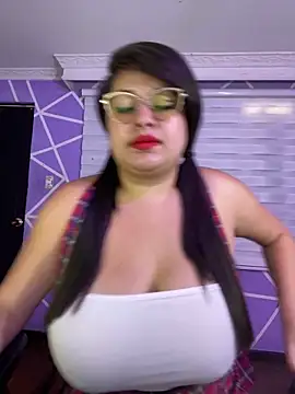 MiiaaJoness online show from 4, 2, 2026