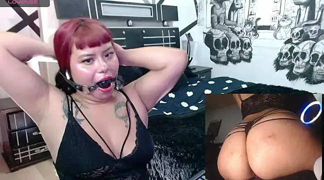 Snapshot of miss_cloverrr chatting on 12, 12, 2024 miss cloverrr online show from 12, 12, 2024