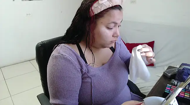 Snapshot of girl_milk2 chatting on 8, 3, 2025 girl milk2 online show from 8, 3, 2025