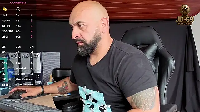 Snapshot of JD-69 chatting on 6, 11, 2025 JD-69 online show from 6, 11, 2025