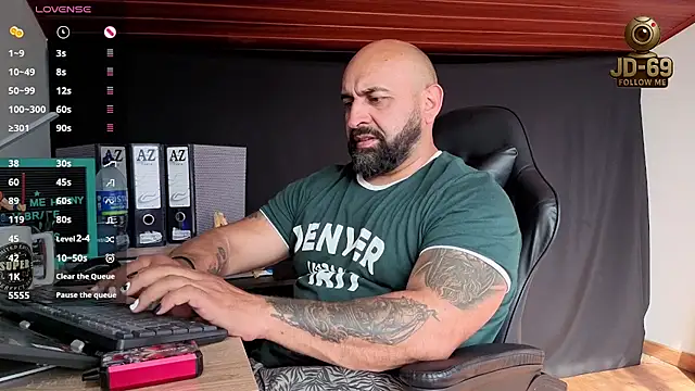 Snapshot of JD-69 chatting on 8, 11, 2025 JD-69 online show from 8, 11, 2025