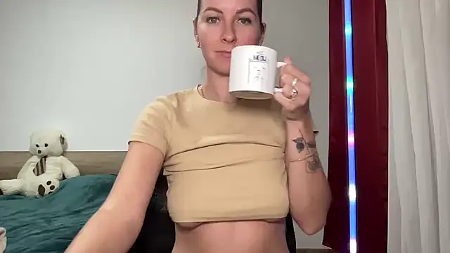 Snapshot of beauty_bella chatting on 3, 12, 2024 beauty bella online show from 3, 12, 2024