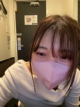 Snapshot of SUZU_ chatting on 3, 5, 2026 SUZU online show from 3, 5, 2026