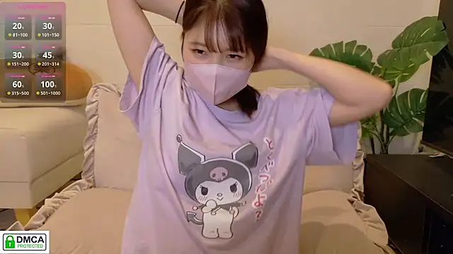 Snapshot of SUZU_ chatting on 4, 6, 2026 SUZU online show from 4, 6, 2026