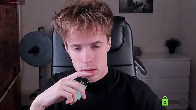 Snapshot of _tokyo_ghoul chatting on 10, 10, 2025 tokyo ghoul online show from 10, 10, 2025