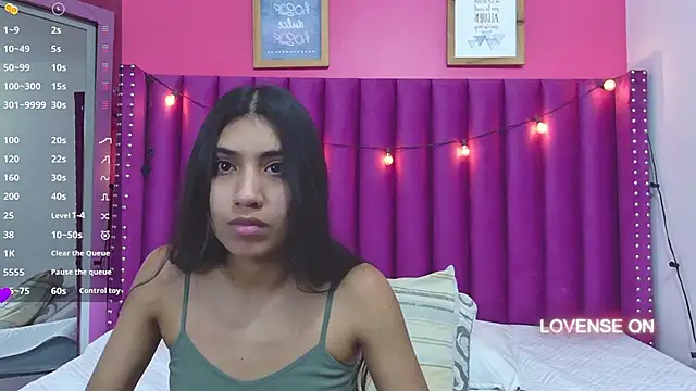 littlee emilyy  online show from 8, 3, 2025