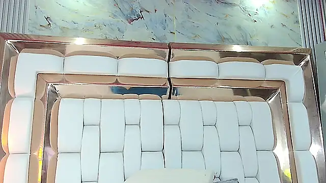 littlee emilyy  online show from 19, 3, 2025