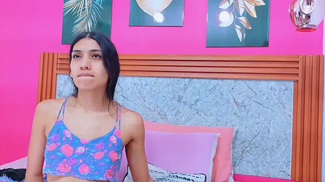 littlee emilyy  online show from 24, 3, 2026