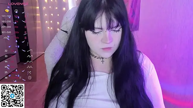 SelenaCute online show from 4, 3, 2026