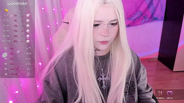 SelenaCute online show from 19, 6, 2026