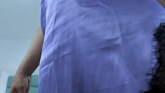 MiaMancini online show from 10, 2, 2025