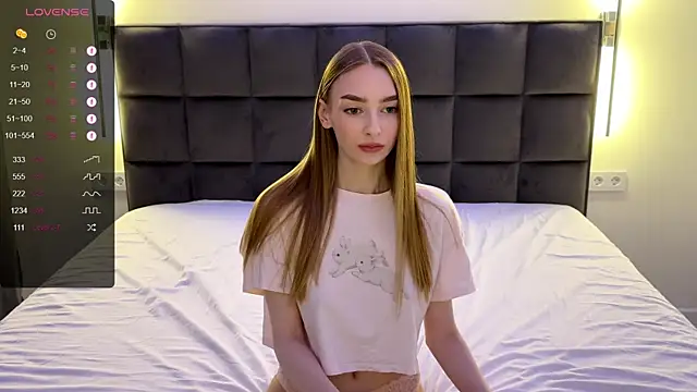 Snapshot of NotElis chatting on 10, 3, 2025 NotElis online show from 10, 3, 2025