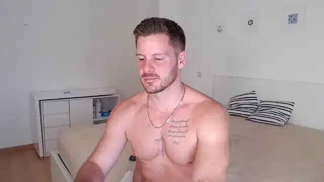 SexyandMarried1 online show from 31, 1, 2025