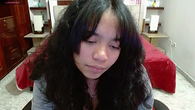 laureentt  online show from 6, 3, 2025