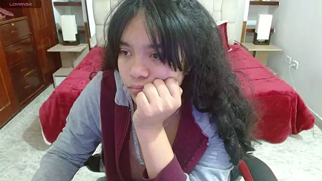 laureentt  online show from 14, 3, 2025