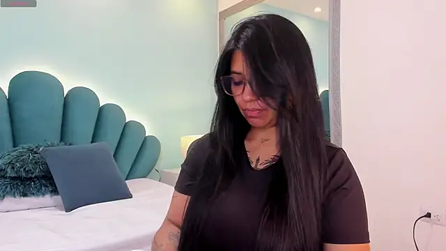 sharlott18 online show from 21, 4, 2026