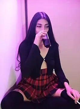 Felicia smok3 online show from 5, 12, 2024