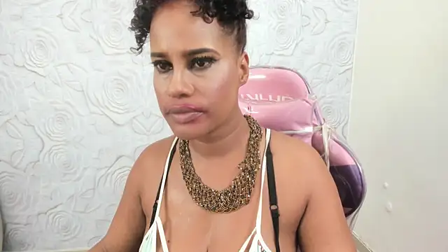 Snapshot of pamela_guzmaan chatting on 3, 3, 2025 pamela guzmaan online show from 3, 3, 2025