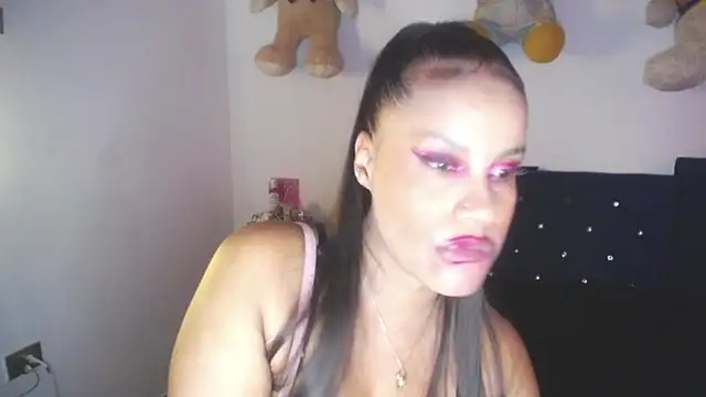 Snapshot of pamela_guzmaan chatting on 20, 11, 2025 pamela guzmaan online show from 20, 11, 2025