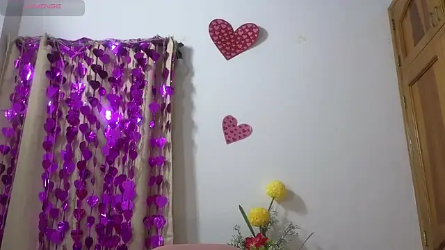 lovely trix online show from 4, 3, 2025