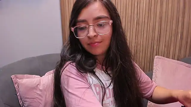 Eva Macalliter online show from 8, 1, 2025