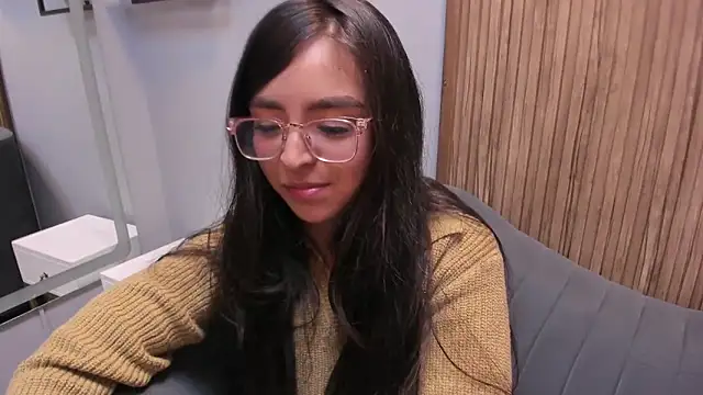 Eva Macalliter online show from 22, 1, 2025