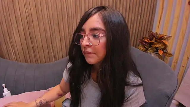 Eva Macalliter online show from 24, 1, 2025