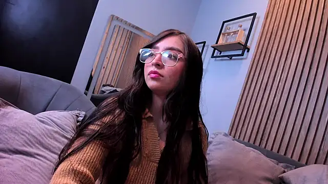 Eva Macalliter online show from 19, 9, 2025