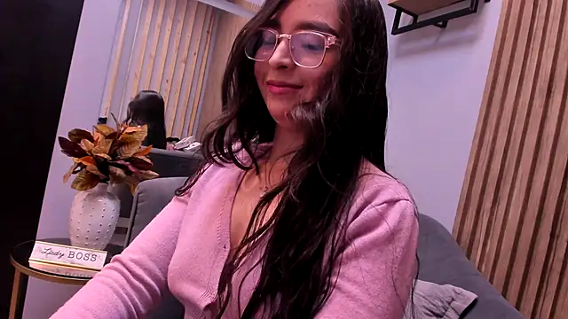 Eva Macalliter online show from 5, 11, 2025