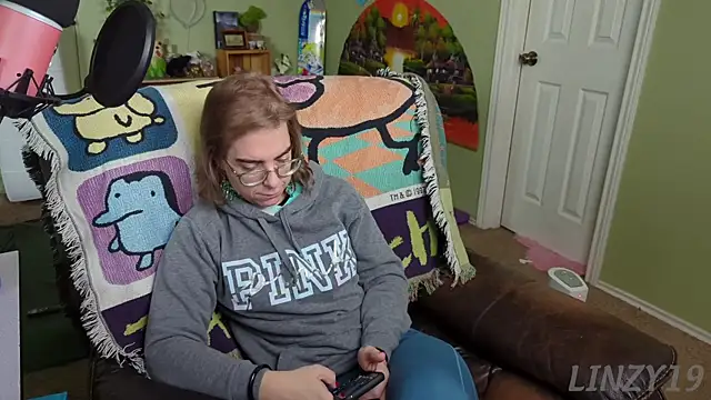 Linzy 19 online show from 21, 2, 2025