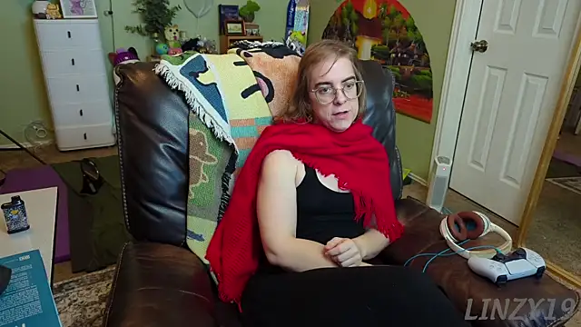 Linzy 19 online show from 5, 3, 2025