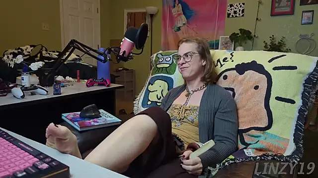 Linzy 19 online show from 12, 3, 2025