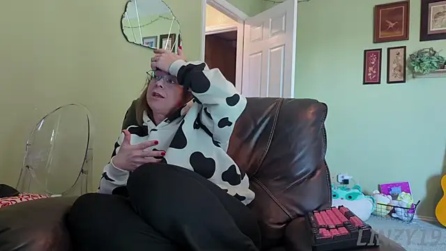 Linzy 19 online show from 7, 11, 2025