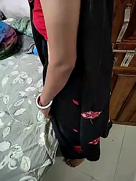 COUPLLE VILLAGE online show from 3, 3, 2025