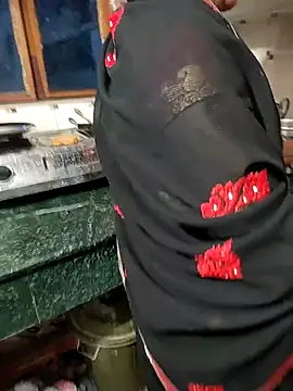 COUPLLE VILLAGE online show from 8, 3, 2025