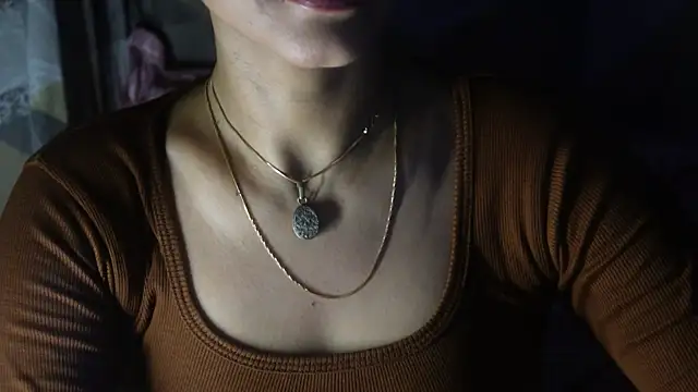 -AyeshaSinghania- online show from 1, 11, 2025