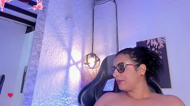 Snapshot of Alizon_1 chatting on 4, 5, 2026 Alizon 1 online show from 4, 5, 2026