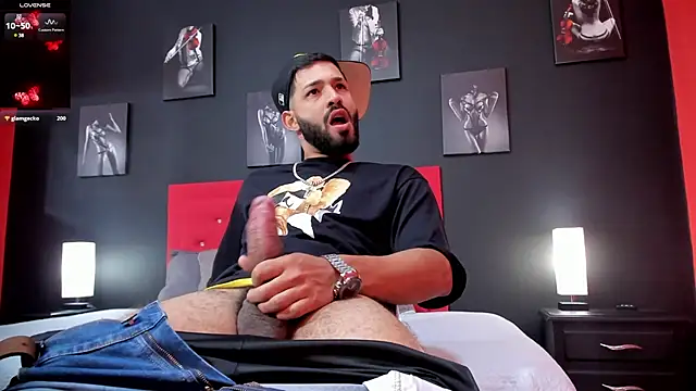 Snapshot of Thiagogomez chatting on 28, 12, 2024 Thiagogomez online show from 28, 12, 2024