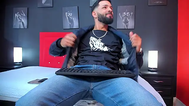 Snapshot of Thiagogomez chatting on 10, 1, 2025 Thiagogomez online show from 10, 1, 2025