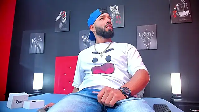 Snapshot of Thiagogomez chatting on 17, 1, 2025 Thiagogomez online show from 17, 1, 2025