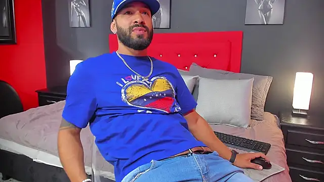 Snapshot of Thiagogomez chatting on 10, 3, 2025 Thiagogomez online show from 10, 3, 2025