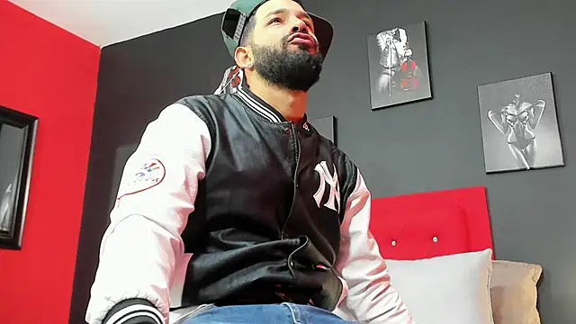 Snapshot of Thiagogomez chatting on 12, 3, 2025 Thiagogomez online show from 12, 3, 2025