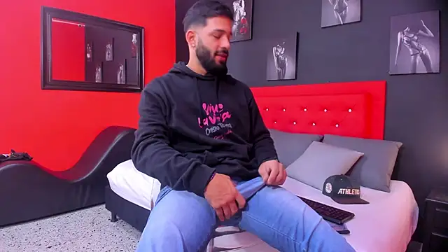 Snapshot of Thiagogomez chatting on 27, 10, 2025 Thiagogomez online show from 27, 10, 2025