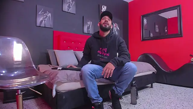 Snapshot of Thiagogomez chatting on 24, 11, 2025 Thiagogomez online show from 24, 11, 2025